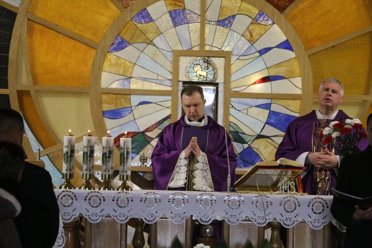 Nuna. Odsłonięcie pamiątkowej tablicy