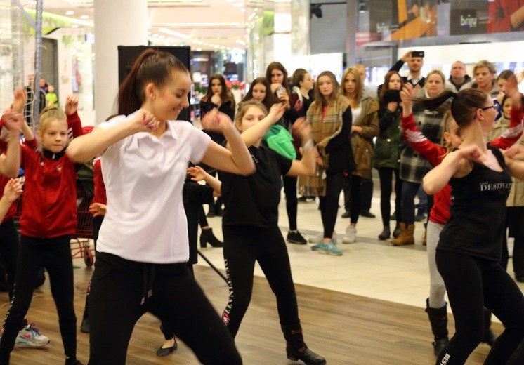 Taneczny flash mob w Elblągu