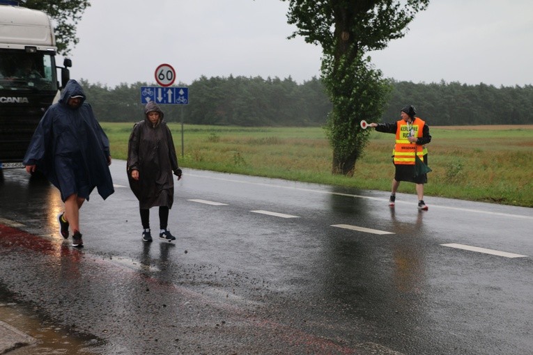 Pielgrzymka na Jasną Górę. Pierwszy dzień cz. 2