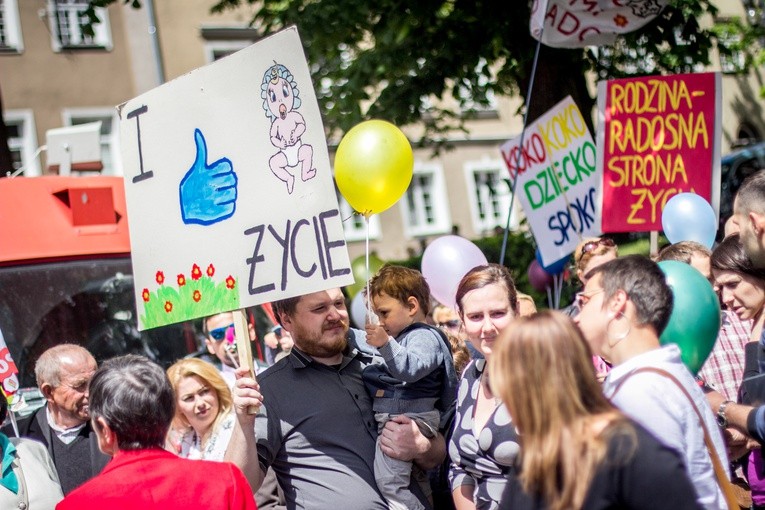 Marsz dla Życia i Rodziny w Olsztynie 