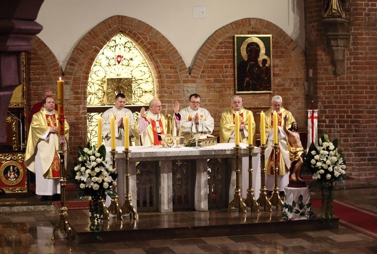 Msza św. dziękczynna w katedrze św. Mikołaja