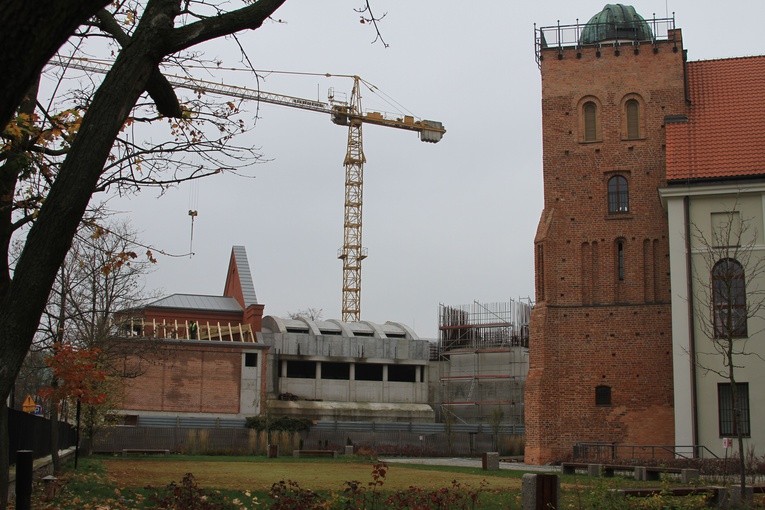Budujące się kościoły