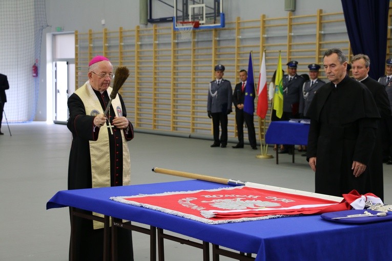 Sztandar dla policji w Przasnyszu