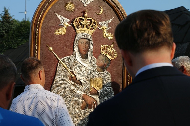 Czerwińsk n. Wisłą. Procesja w wigilię uroczystości Wniebowzięcia NMP