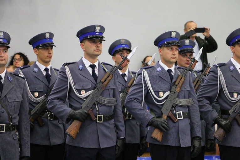 Sztandar dla policji w Przasnyszu