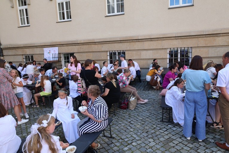 Pielgrzymka dzieci pierwszo- i wczesnokomunijnych do katedry