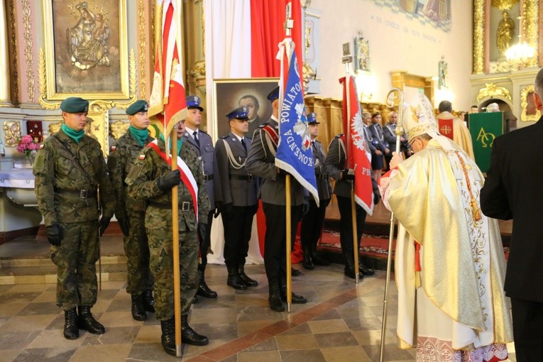 Sztandar dla policji w Przasnyszu