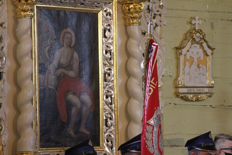 Kucice. Poświęcenie odnowionych ołtarzy i ambony