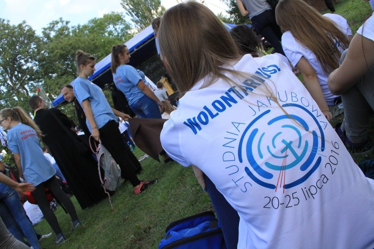 XXXIII Pielgrzymka młodzieży do Rostkowa