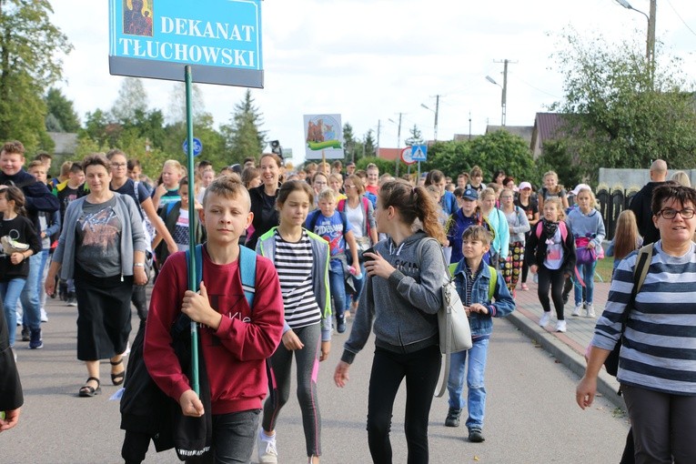 Rostkowo. Pielgrzymka dzieci (część I)