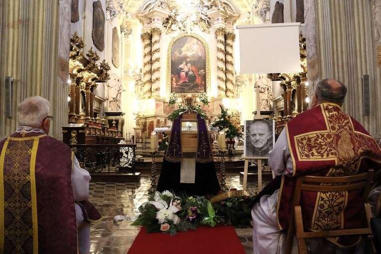 Pogrzeb ks. Mieczysława Turka - Msza św.