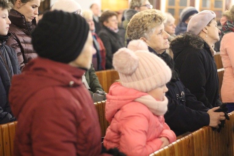 Łąck. Nawiedzenie w parafii św. Walentego w Korzeniu