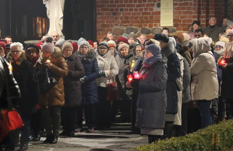 Droga Krzyżowa ulicmi Tolkmicka