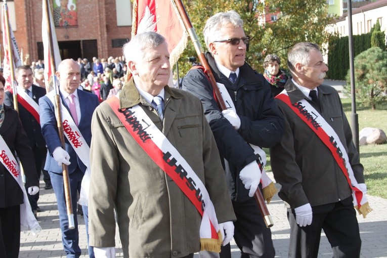 Pomnik bł. ks. J. Popiełuszki w Mławie