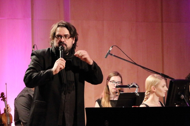 Filharmonia /ostrożnie, wciąga