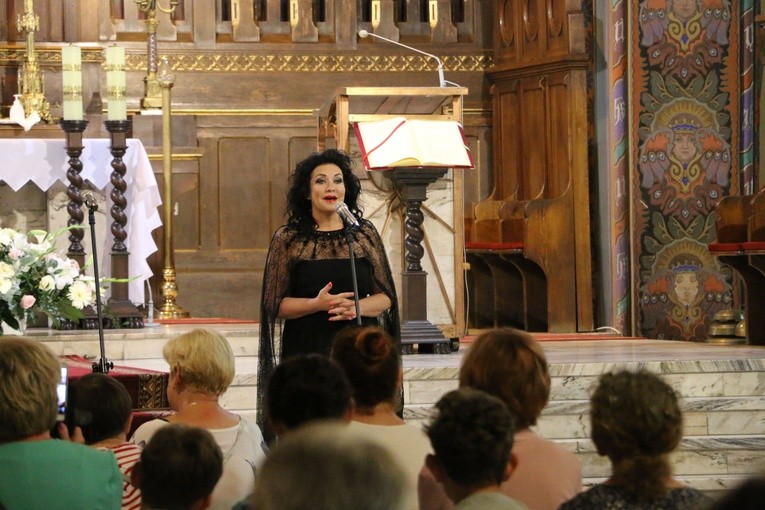 Ciechanów. Koncert papieski w farze