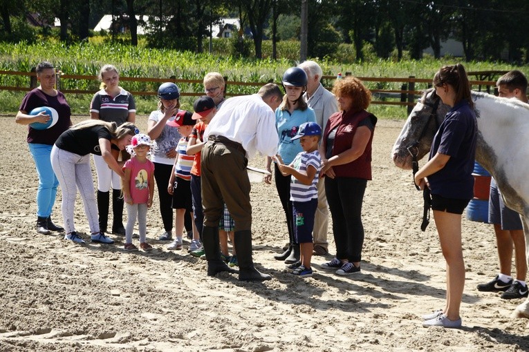 Zawody jeździeckie dla niepełnosprawnych