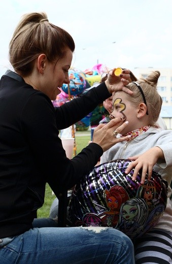 Festyn w parafii św. Urszuli Ledóchowskiej 