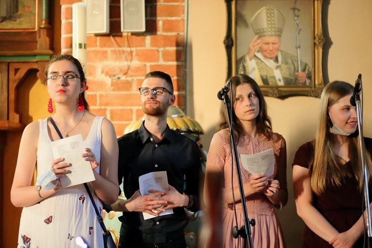 Sztum. Czuwanie młodzieży 