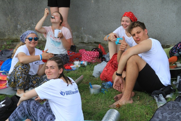 Pielgrzymka. Obiad w Bełdowie