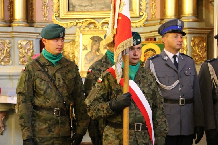 Sztandar dla policji w Przasnyszu