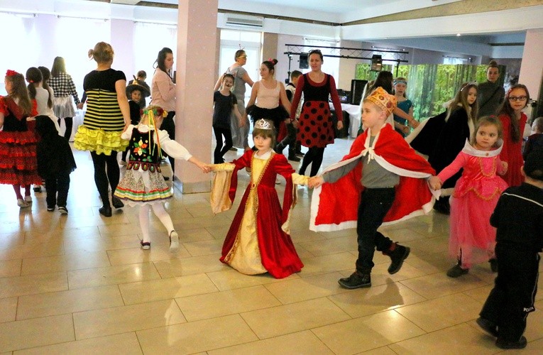 Bal karnawałowy