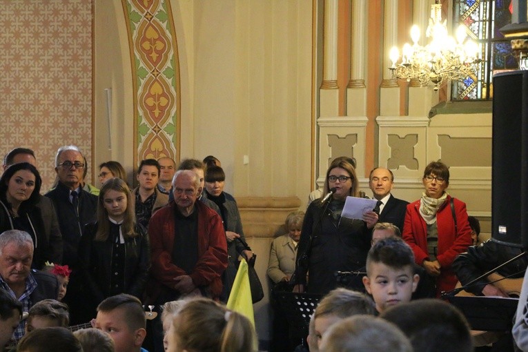 Raciąż. Wprowadzenie relikwii Jana Pawła II 