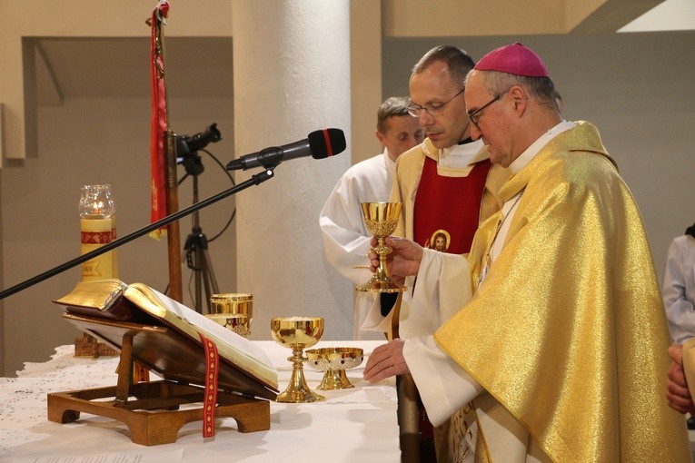 Płock. Święto Miłosierdzia w sanktuarium - cz. 1