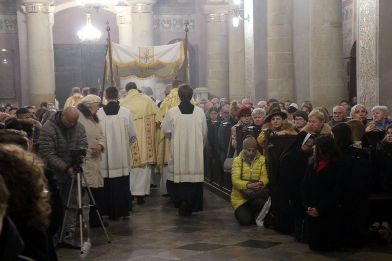 Płock. Msza Wieczerzy Pańskiej