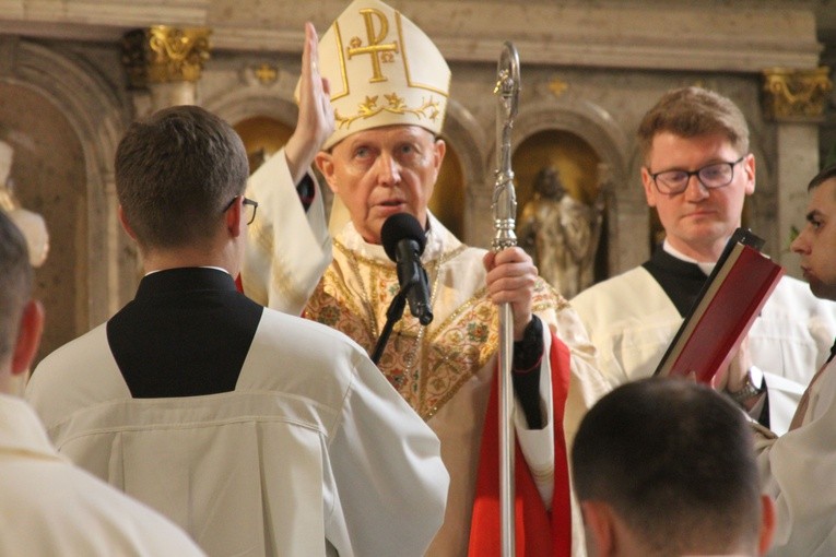 Płock. Święcenia kapłańskie - część 2.