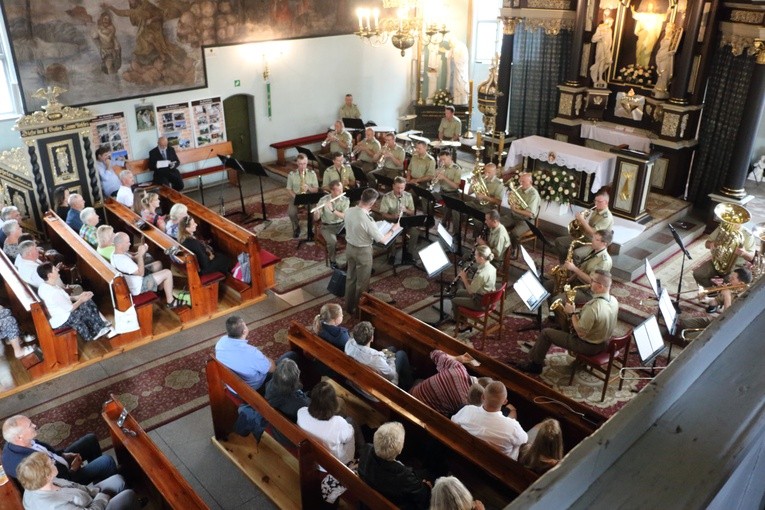 Koncert orkiestry wojskowej w Stegnie