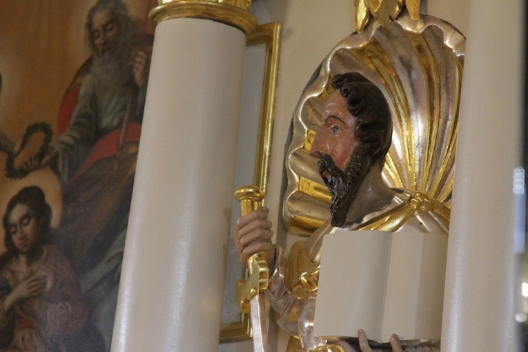 Kucice. Poświęcenie odnowionych ołtarzy i ambony