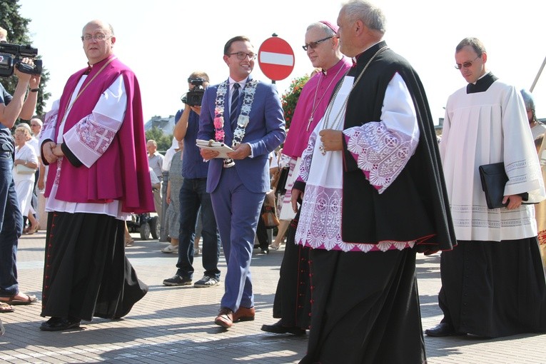 Diecezjalne dziękczynienie za chrzest Polski. 1