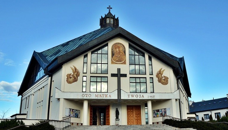 Kościół pw. Matki Bożej Ostrobramskiej w parafii św. Maksymiliana Marii Kolbego w Płońsku
