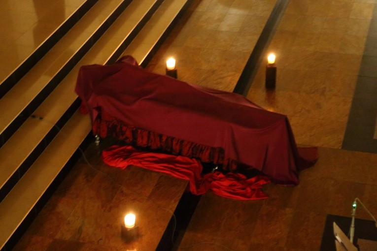 Nabożeństwo zasłonięcia krzyża
