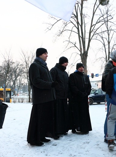 "Piętnasta" pod bramą więzienia