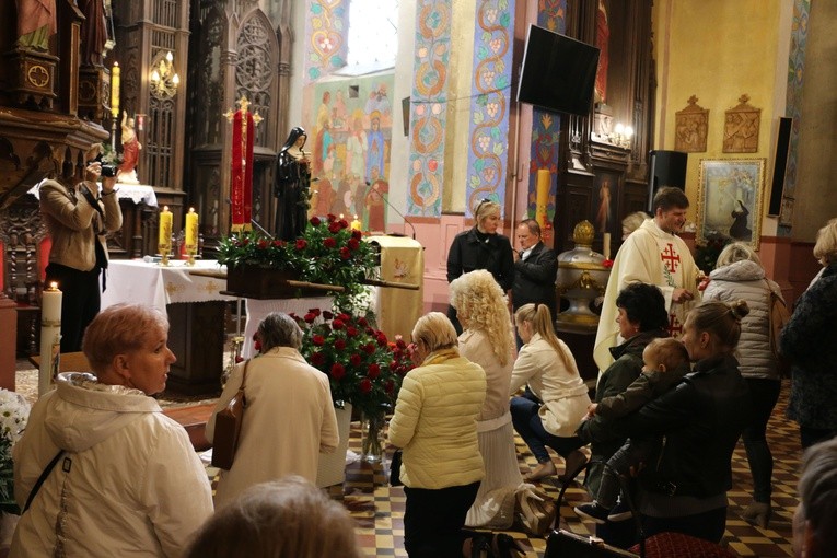 Niedzbórz. Wprowadzenie relikwii św. Rity