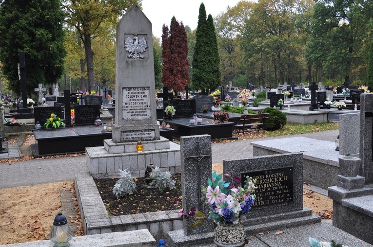 Cmentarz w Gąbinie