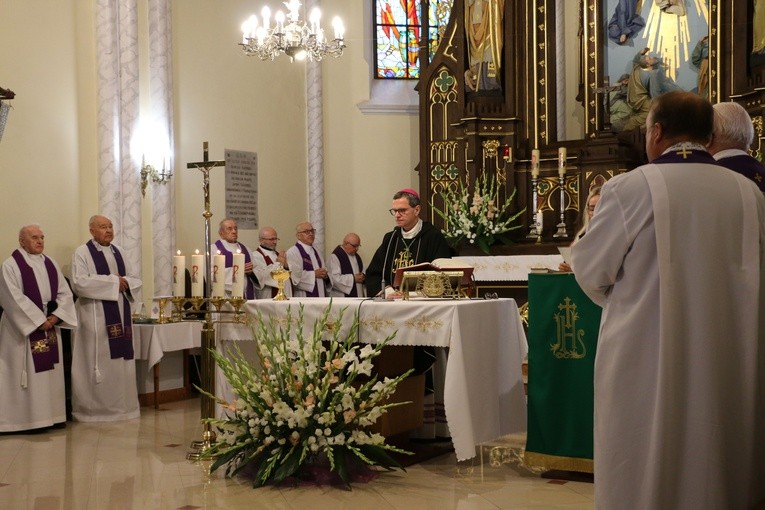 Stara Wrona. Uroczystości pogrzebowe ks. kan. Wawrzyńca Ulanowskiego