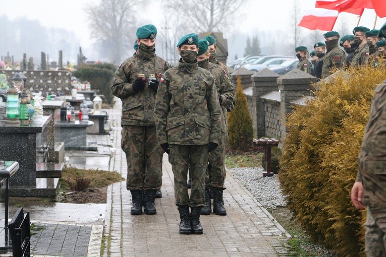 Strzelcy w hołdzie powstańcom styczniowym