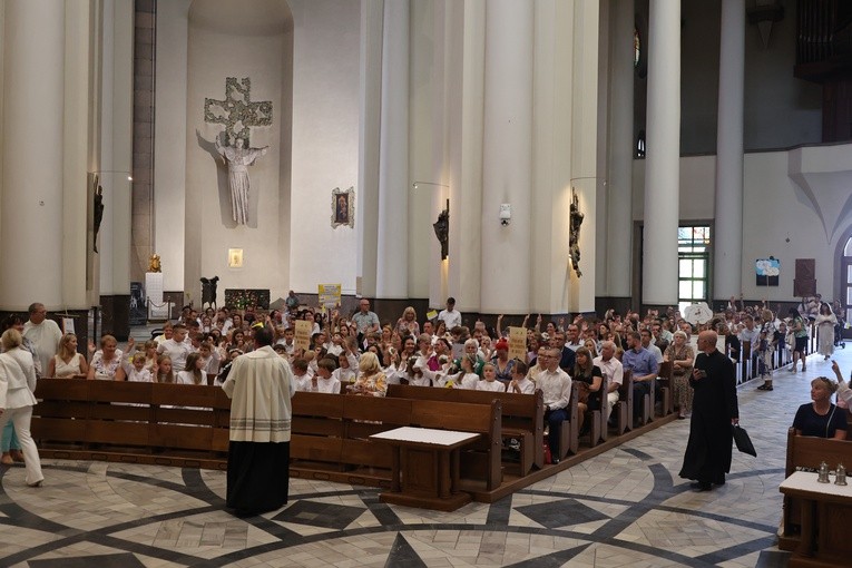 Pielgrzymka dzieci pierwszo- i wczesnokomunijnych do katedry