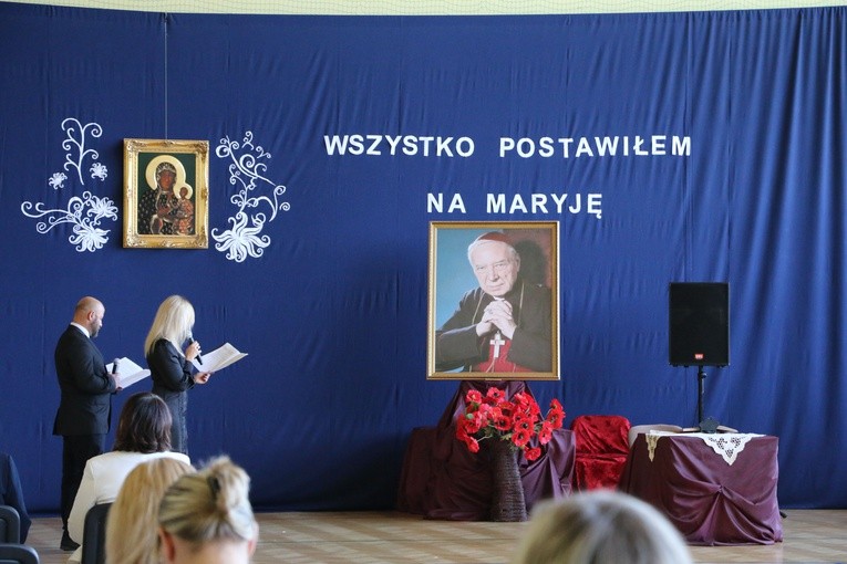 Uroczystości w SP im. Kardynała Stefana Wyszyńskiego w Siedlinie