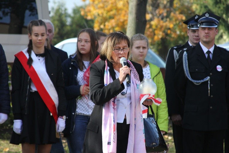 Dąb Pamięci w par. Janowiec Kościelny