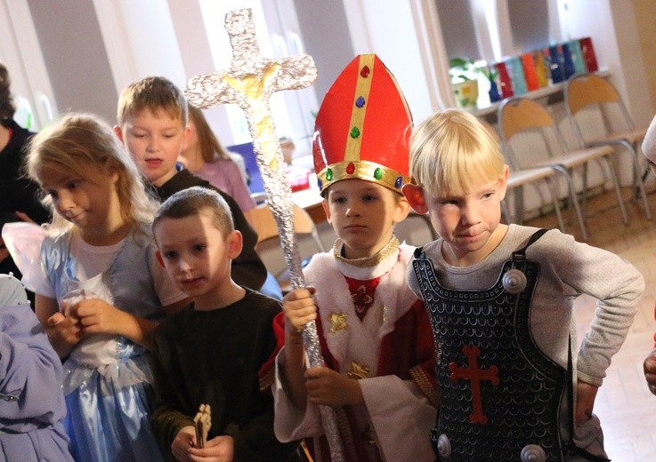 Bal Wszystkich Świętych u pijarów w Elblągu