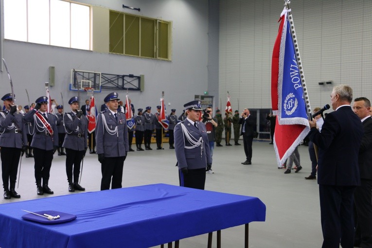Sztandar dla policji w Przasnyszu