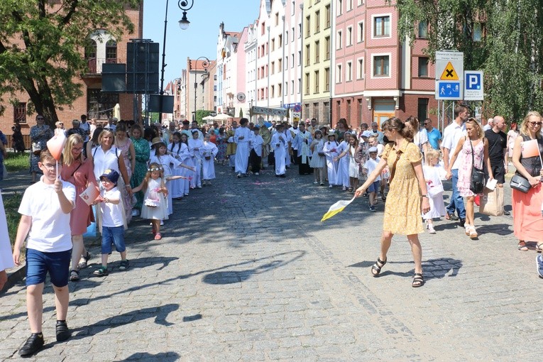 Boże Ciało 2023 - centralna procesja w Elblągu