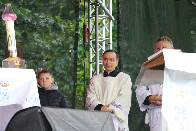 Rostkowo. Pielgrzymka dzieci