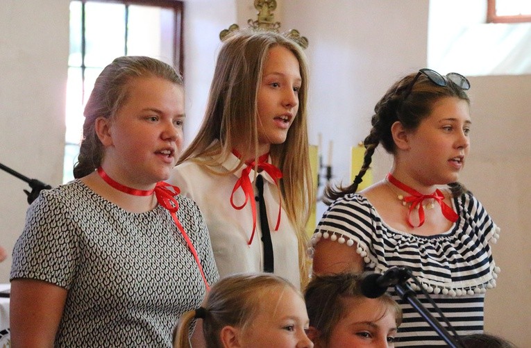 XI Festiwal Pieśni Religijnej - Kmiecin