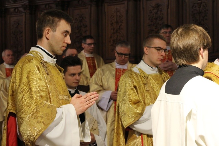 Płock. Msza Krzyżma w bazylice katedralnej