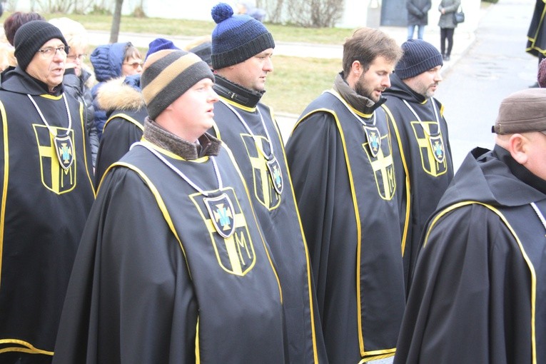 Płock. Rekolekcje Rycerzy JP II - Droga Krzyżowa